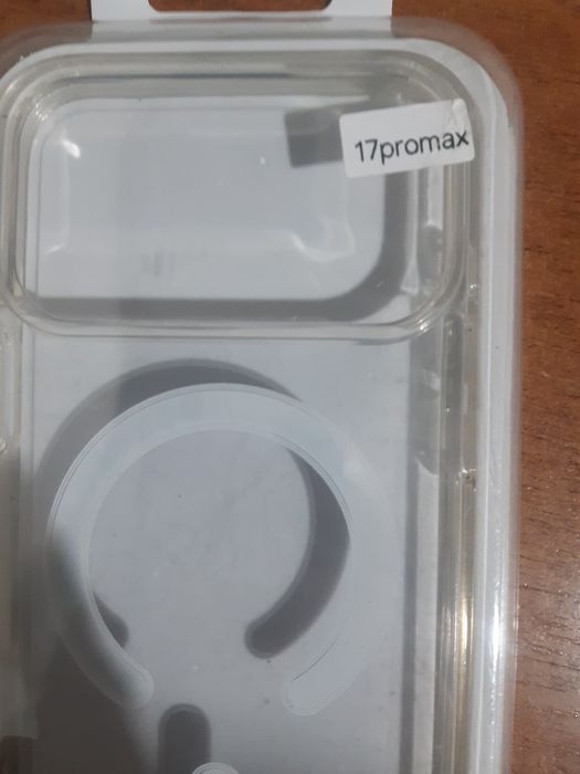Продам новый чехол про макс 17