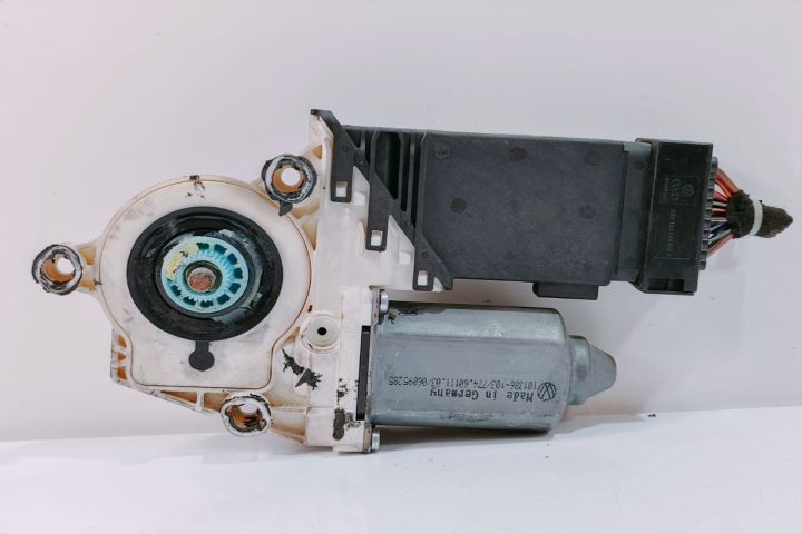 Motoras Macara  Dreapta Fata  1C1959802A Volkswagen VW Beetle a 2-a g