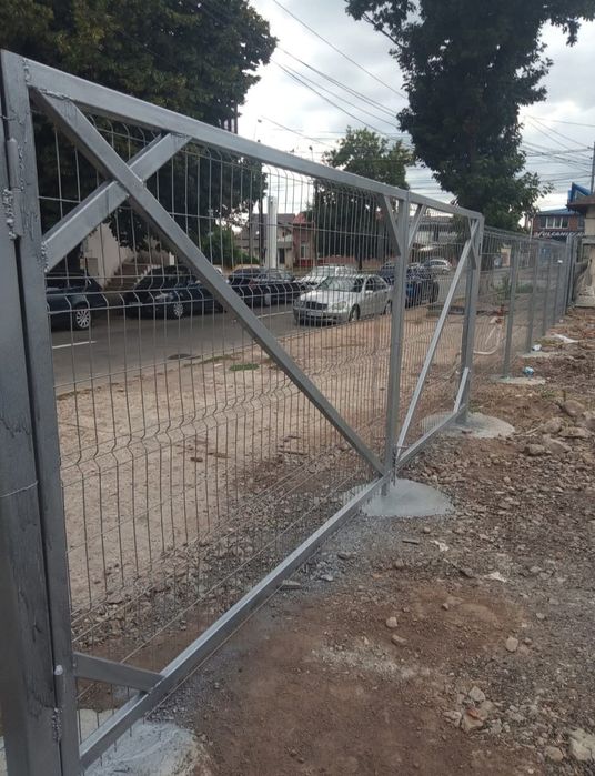 Împrejmuiri terenuri garduri Menționez ca ne deplasam ori unde în Româ