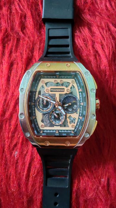 Мъжки часовници няколко модела