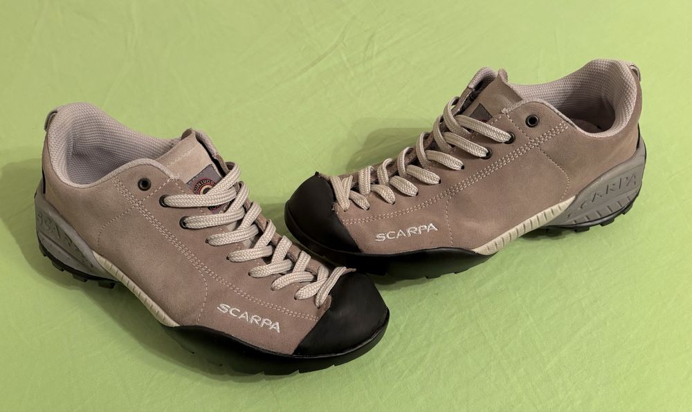 2 чифта SCARPA номер 37, туристически обувки, маратонки планина