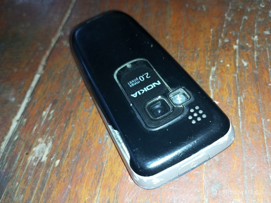 Телефон Сотилади: NOKIA 3120 class.