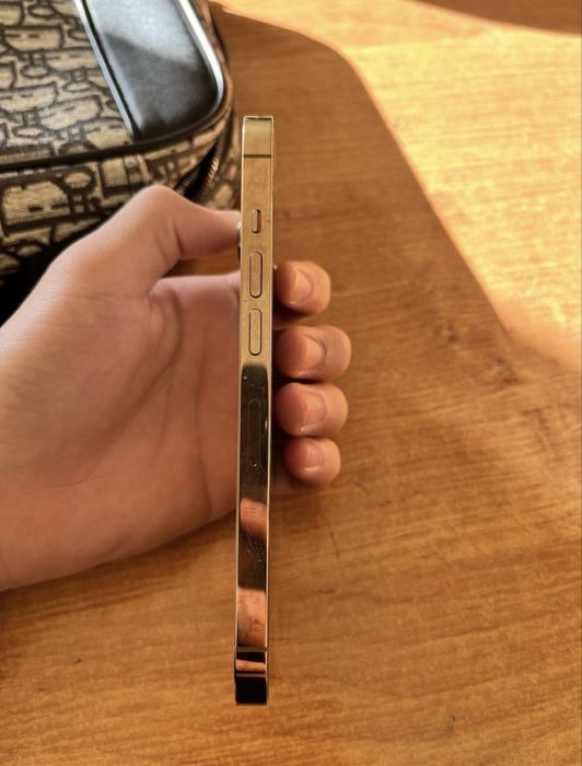 Продам Iphone 13 pro