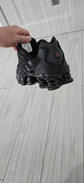 Vand adidasi Nike Shox TL