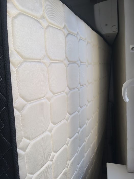 Матрас на двухспальнюю кровать