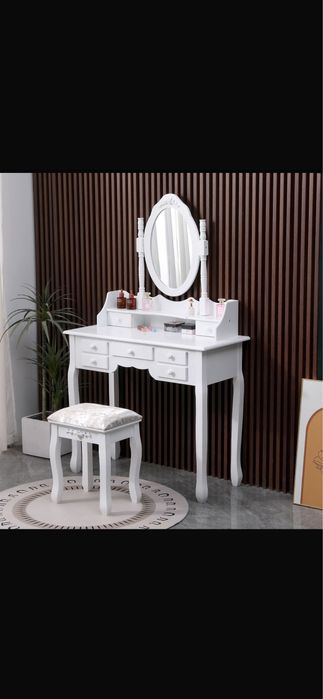 Туалетный столик