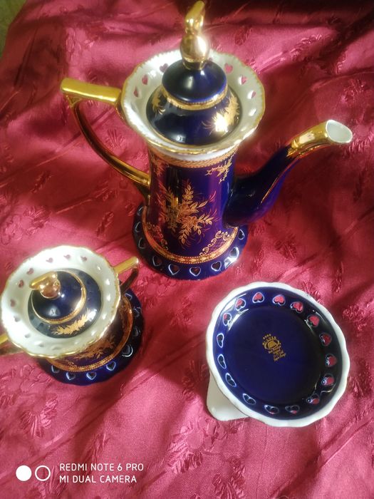 Продается  фарфоровый сервиз японский  редкий , чайный сервиз