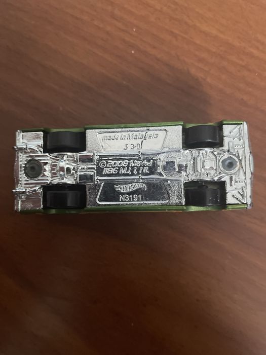 Машинка hot wheels