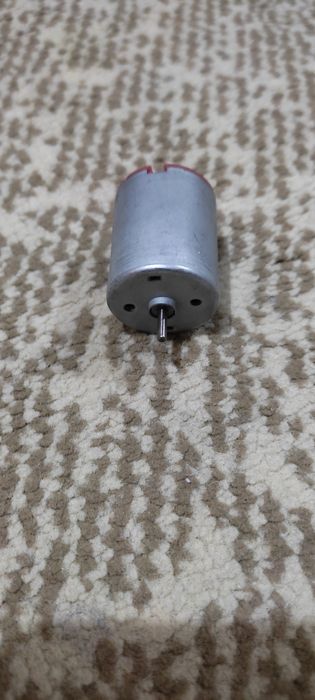 Моторчик от игрушек