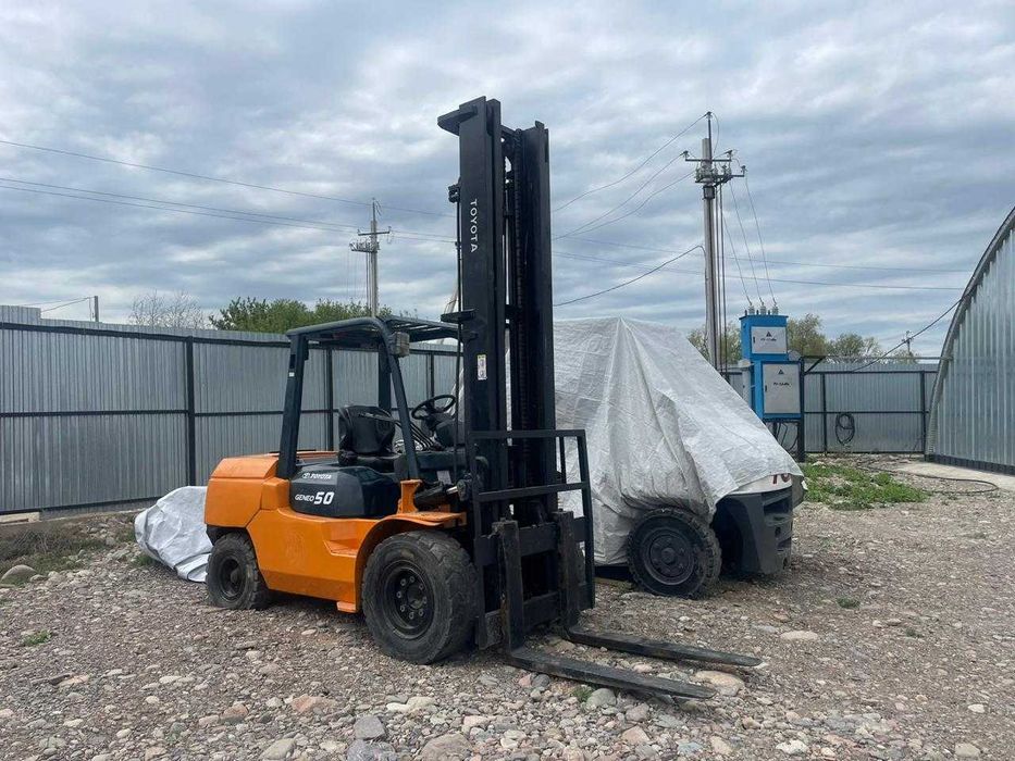 Продаем Вилочный погрузчик кара 5 тон