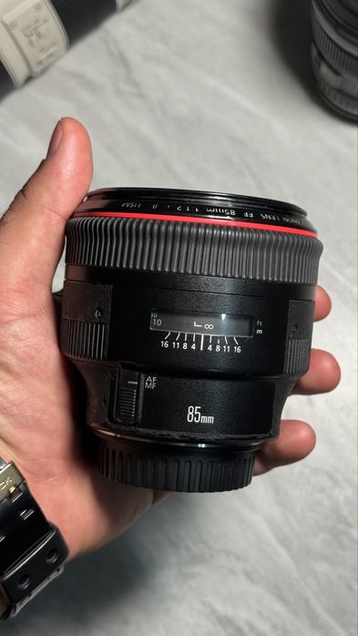 Canon EF 85mm f/1.2L II USM