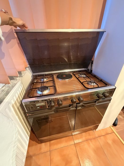 Aragaz italian Technogas tip Range Cooker – gaz/butelie + electric, cuptor, stare impecabilă