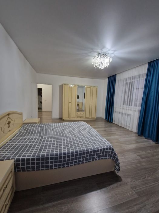 Продам спальный гарнитур