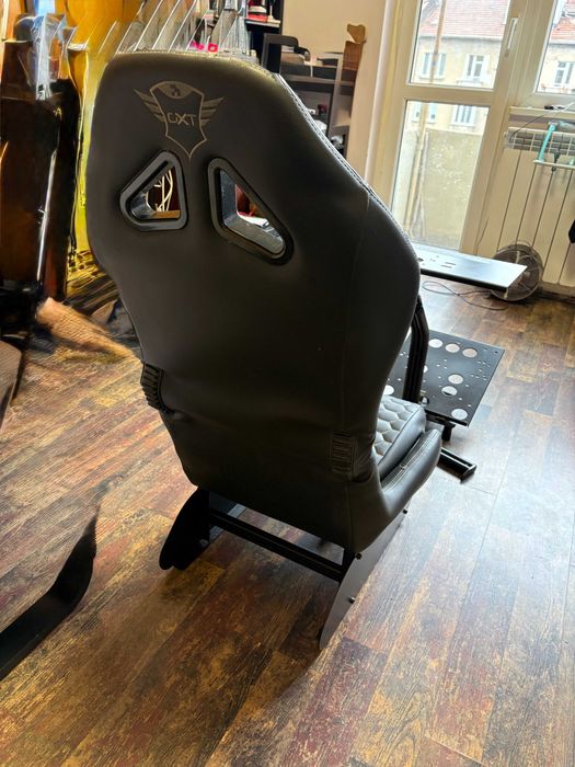 Симулатор Trust GXT & волан и педали Thrustmaster