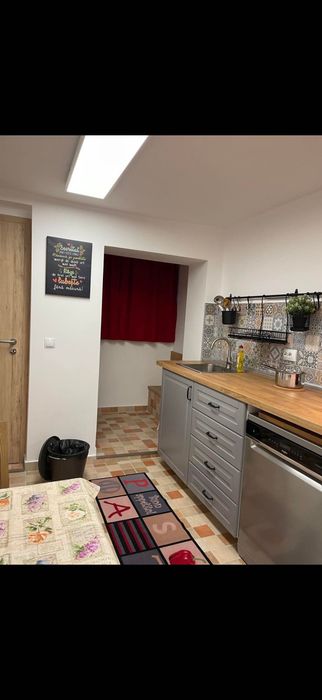 Închiriez apartament 2 camere decomandat  60mp lângă Spitalul Județean