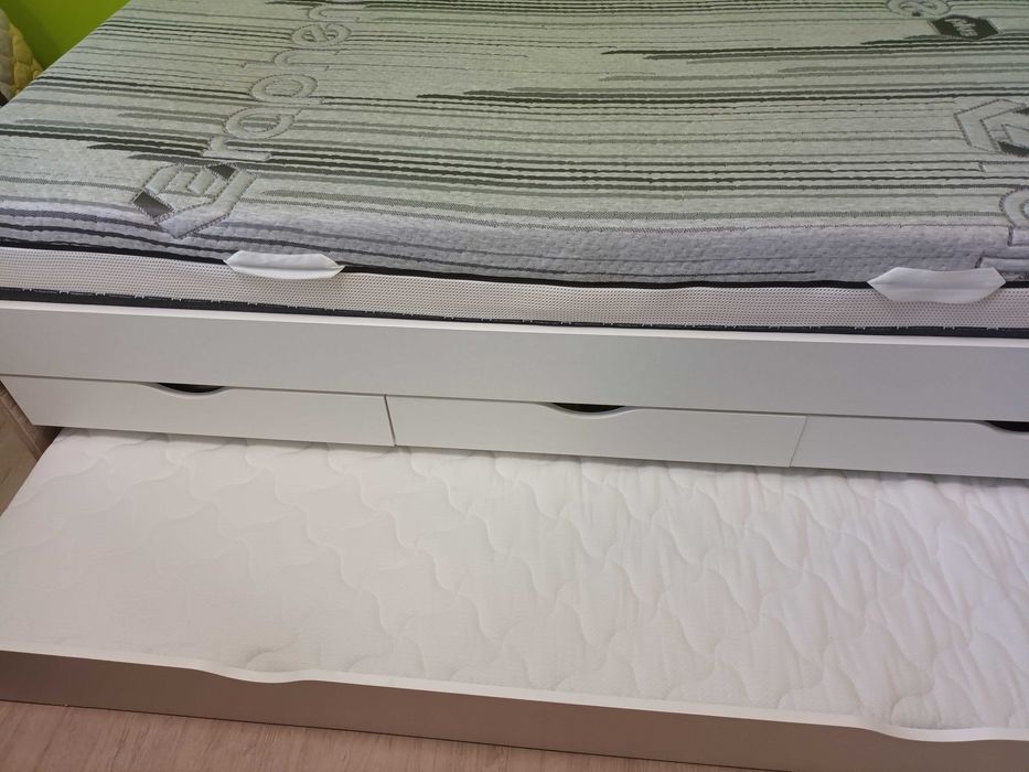 Легло сандвич / две легла