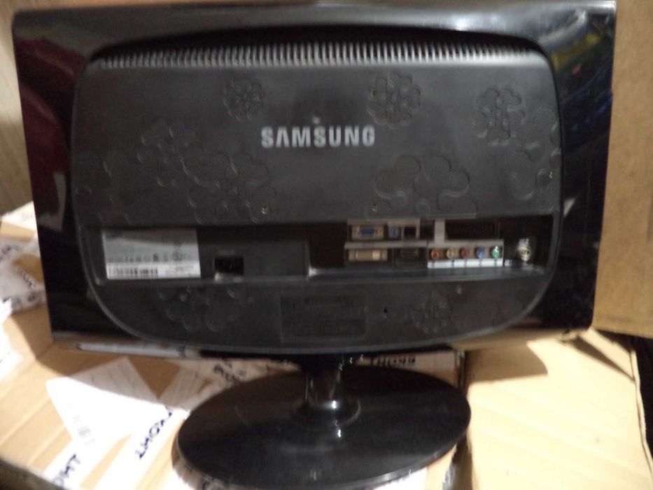 23" Монитор Samsung SyncMaster 2333HD с ТВ-вход