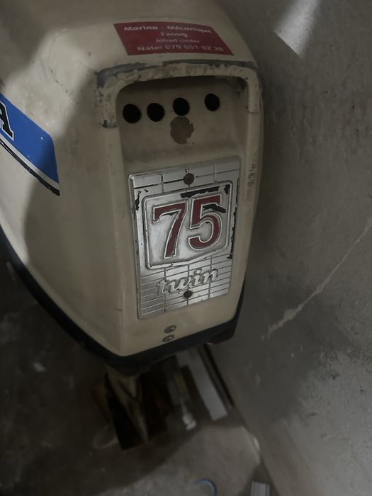 Извънбордов двигатле за лодка HONDA B75 8 конски сили