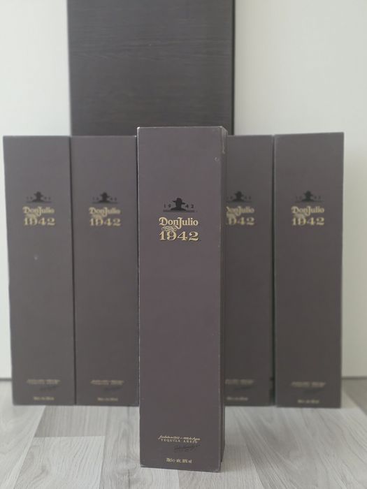 Lot 6 sticle goale Don Julio 1942 cu cutii originale - decor / bar