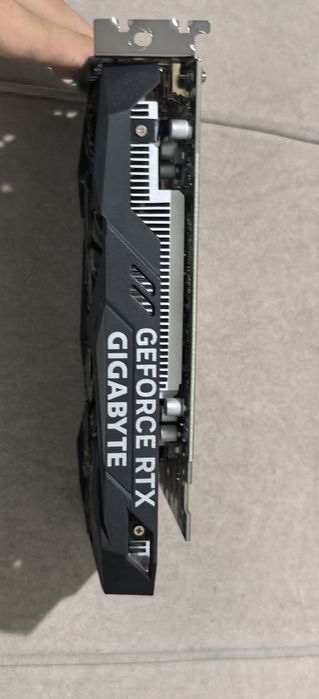 RTX 3050 6GB от gigabyte