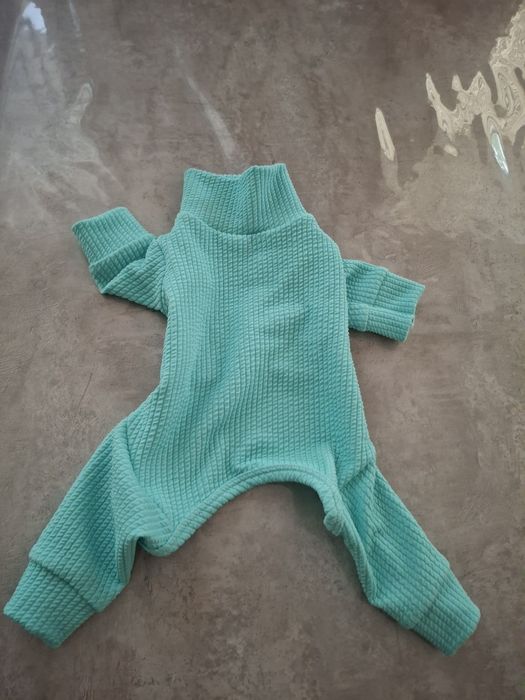 Продам недорого вещи для собак