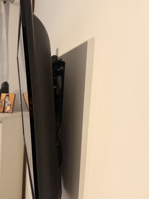 televizor hisense 106cm