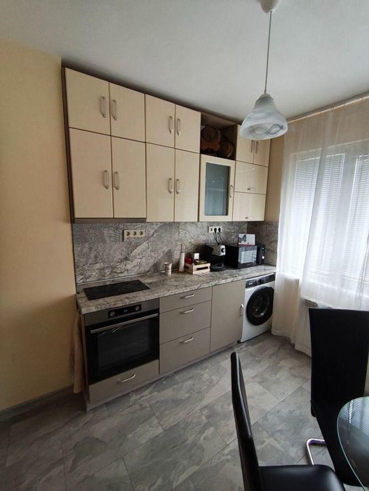 Дава се под наем Двустаен апартамент в София, Център - 70 кв.м за 847.62 € - Снимка #3