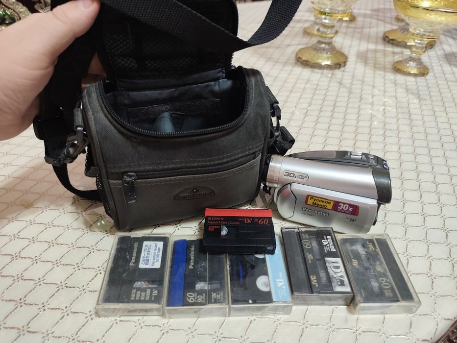 Panasonic kamrea sotiladi mini kasetali