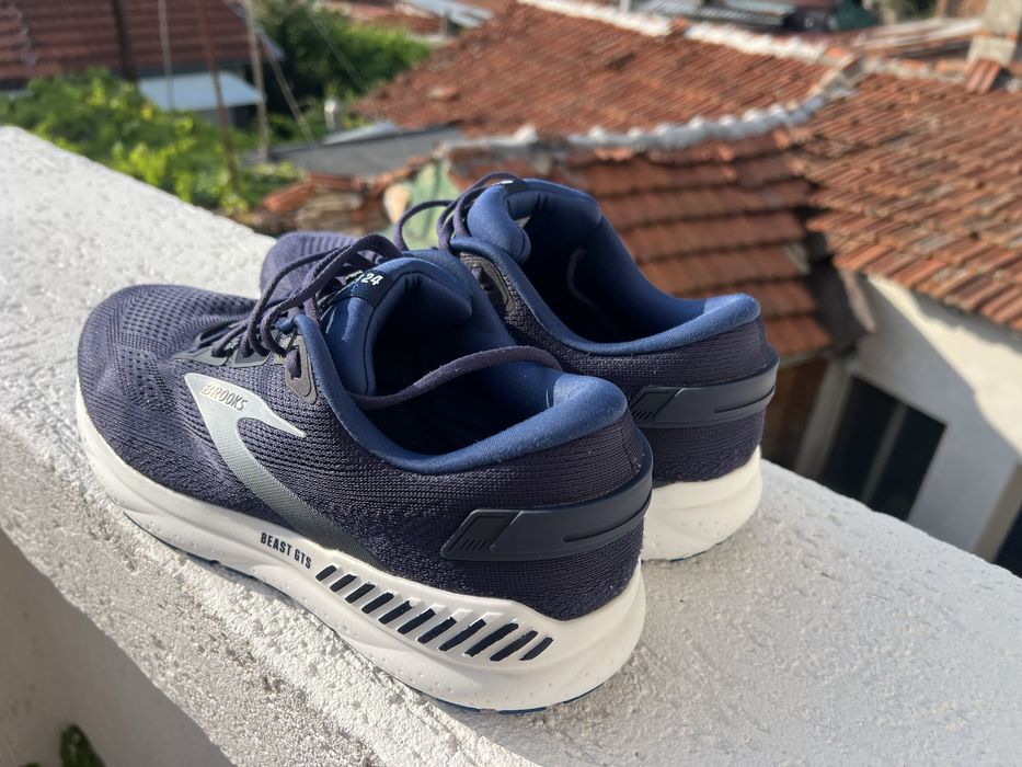 Brooks Beast 24 46.5