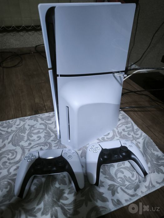 PS5 SLIM 1TB дискаводли прошивкали ичида уйинлари бор 2 та пулти билан