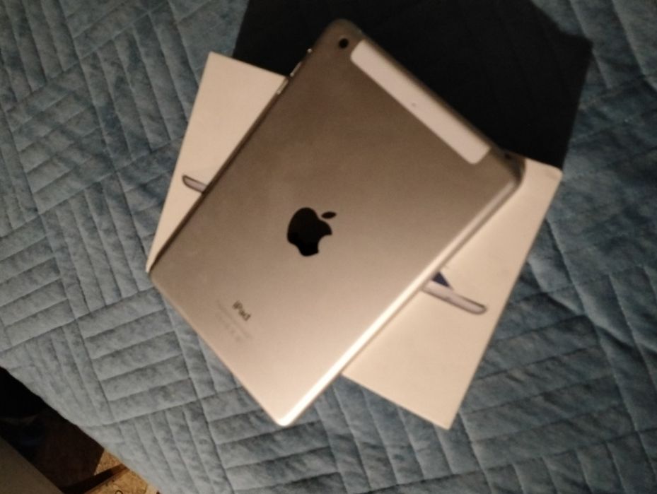 Продам Айпад мини