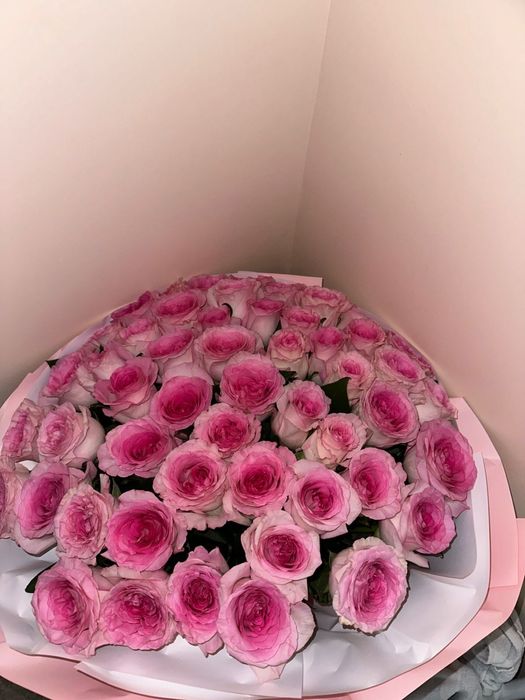 Букет розовых роз в наличии
