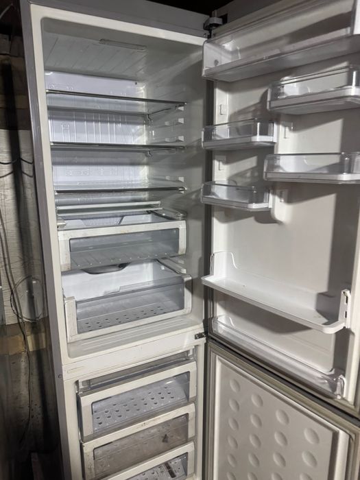 Холодильник сотилади