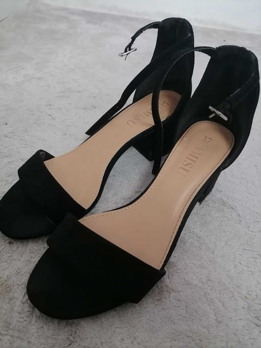 Дамски черни токчета