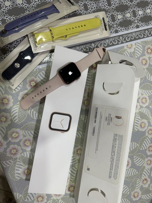 Часы Apple Watch 4