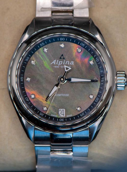 Швейцарски дамски часовник с диаманти - Alpina Comtesse