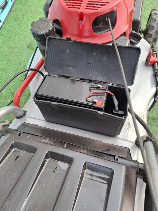 Самоходна косачка с стартер