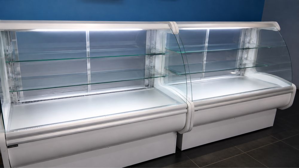 Продам витрины для выпечки, пирогов , тортов