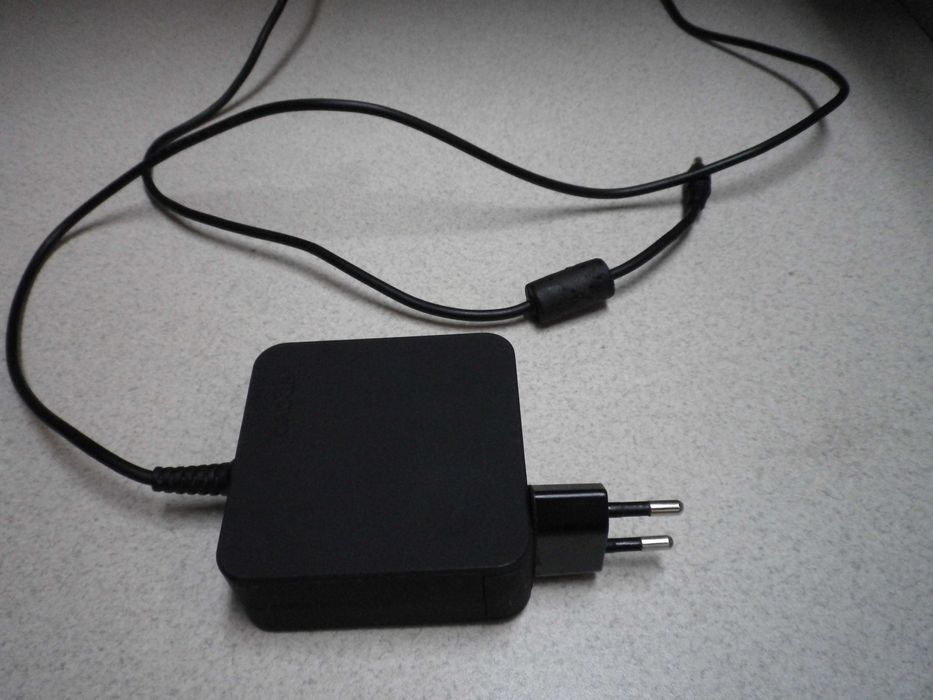 Оригинални захранващи адаптери за лаптопи