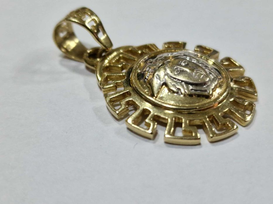 Златна висулка Versace 14K 585 / 6.51 гр.