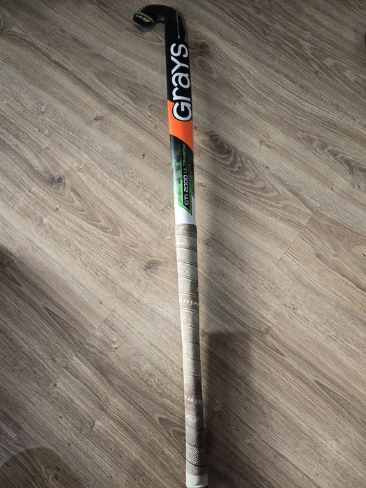 Стикове и кори за хокей на трева