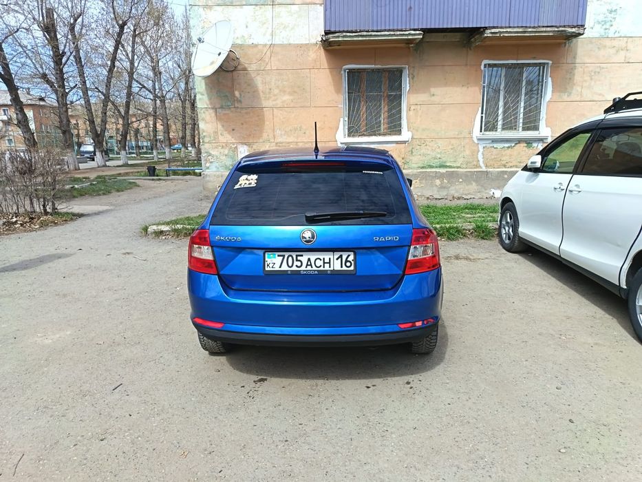 Продам автомобиль Skoda Rapid 2014
