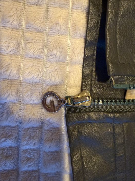 Тъмнозелено кожено яке