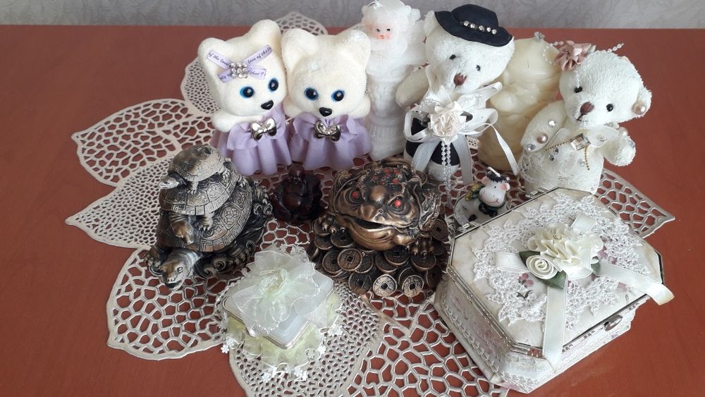 Сувениры разные.