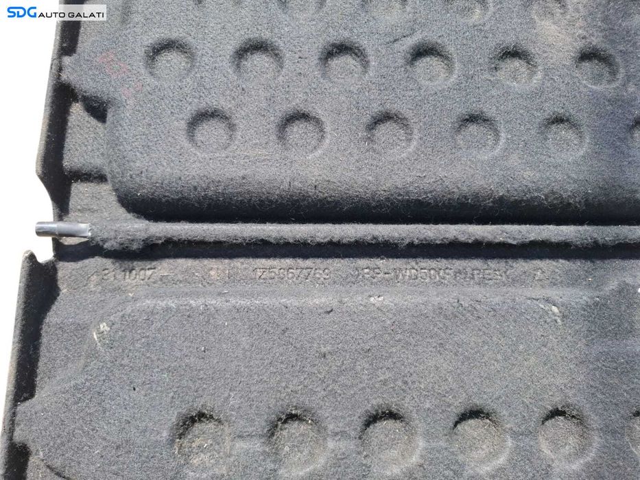 Polita Tavita Capac Portbagaj Skoda Octavia 2 Hatchback 2004 - 2013 (Lipsa Snururi) Cod 1Z5867769 [LC0401]