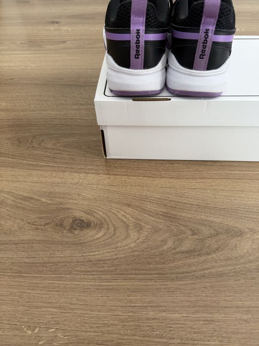 REEBOK детски маратонки.Като нови!
