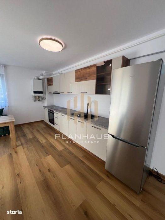 Prima închiriere-2 camere Centrul vechi,loc de parcare inclus