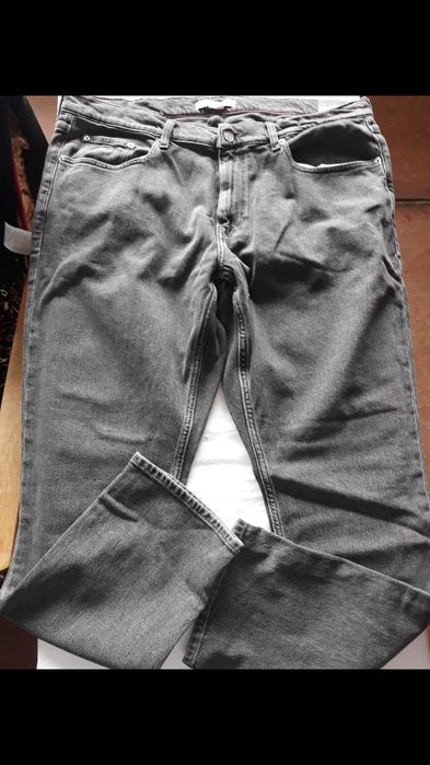 Ofertă/Blugi Tommy Jeans Plus nr 40/34 originali