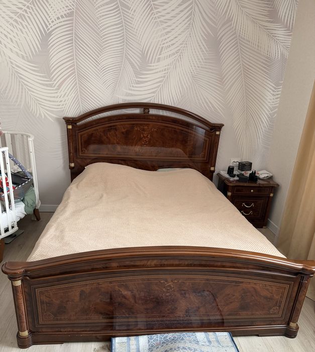 Двуспальная кровать 160×200 с матрасом