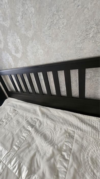 Продам мебель кровать тумбу